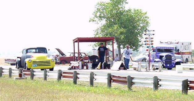 48 Chevy Chopped Pickup vs 31 Chevy Chopped Pickup