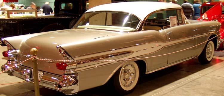 57 Pontiac 2dr Hardtop