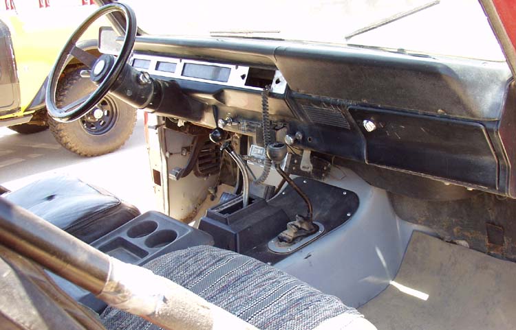 77 IHC Scout II Compact Sport Wagon 4x4 Dash